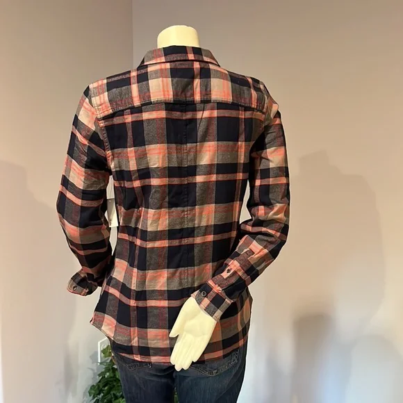 Flannel shirt + free gift 🎁 Size label M, runs small - Picture 3 of 7
